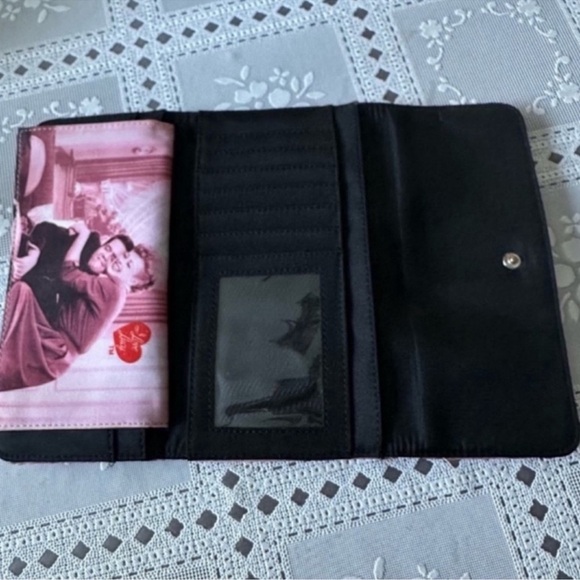 I LOVE LUCY PINK VINTAGE WALLET - Picture 8 of 12